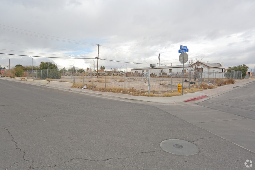 510 Oxford Ave, North Las Vegas, NV for sale - Primary Photo - Image 1 of 3