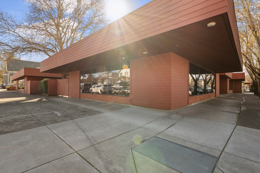 150 North St, Healdsburg, CA for lease - Building Photo - Image 2 of 7