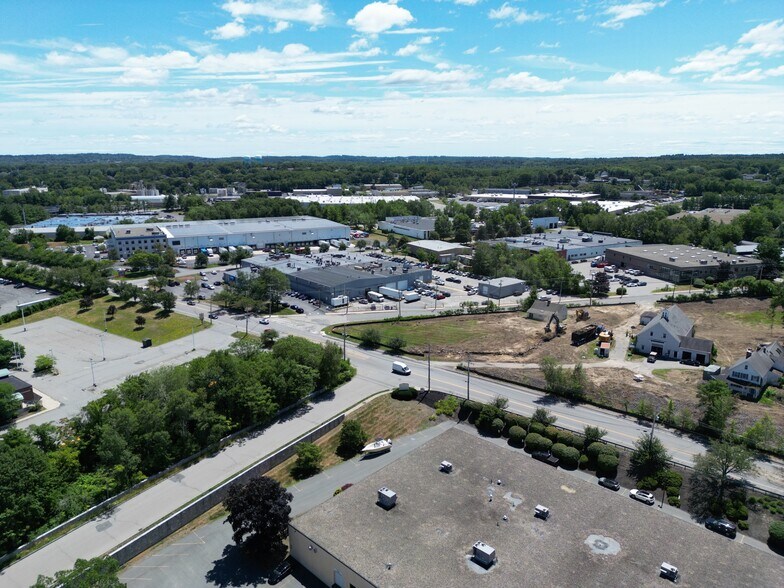 678 Andover St, Lawrence, MA à vendre - Photo du bâtiment - Image 3 de 4