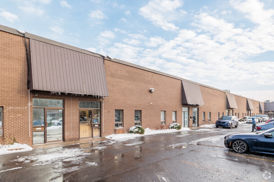 555-655 Av Lépine, Dorval, QC à louer - Photo principale - Image 1 de 4