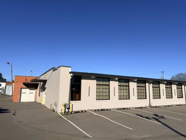 Plus de détails pour 221 Linwood Rd, Gastonia, NC - Bureau/Commerce de détail à louer