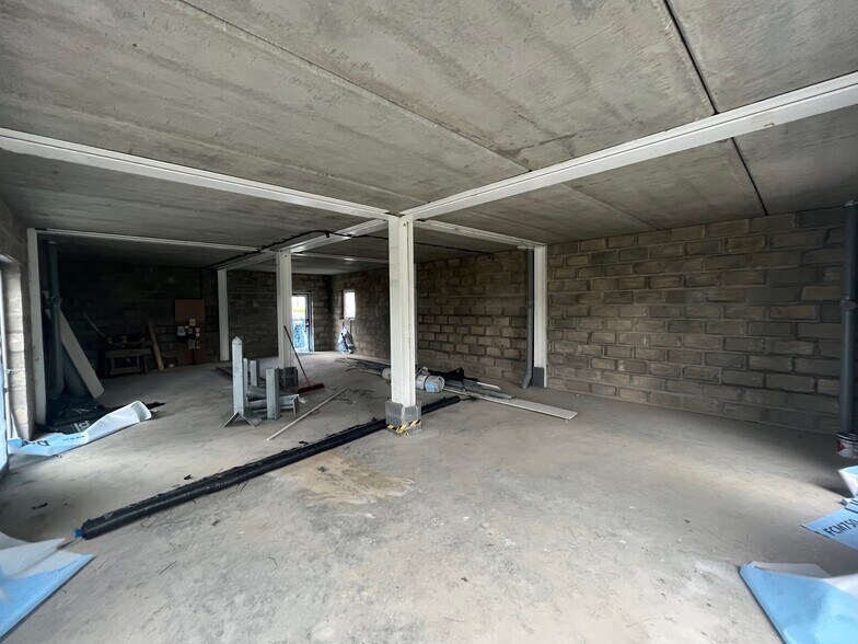 17 Jasmine Dr, Elgin à vendre - Photo du bâtiment - Image 3 de 5