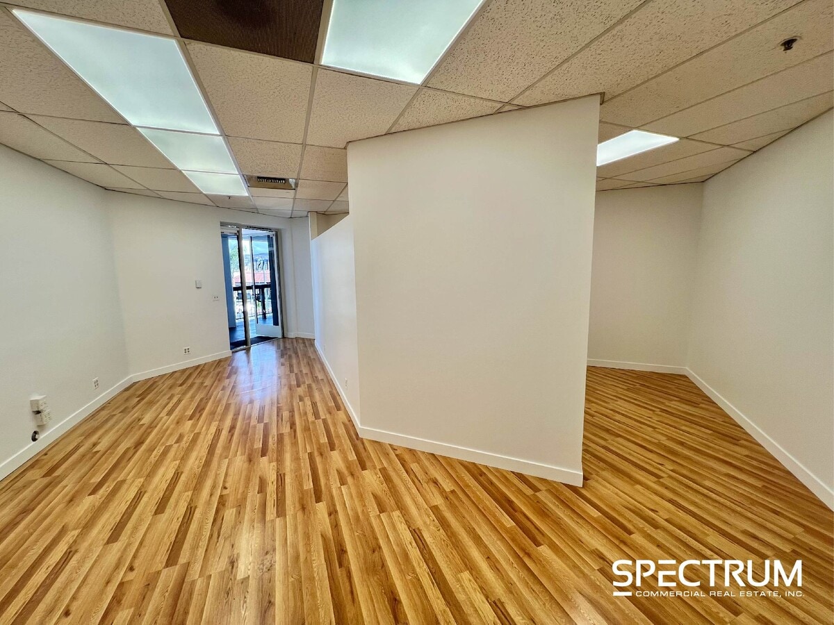 23206 Lyons Ave, Santa Clarita, CA 91321 - Unit 207 -  - Interior Photo - Image 1 of 5