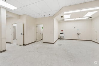 949-955 Yonkers Ave, Yonkers, NY for lease Interior Photo- Image 2 of 2