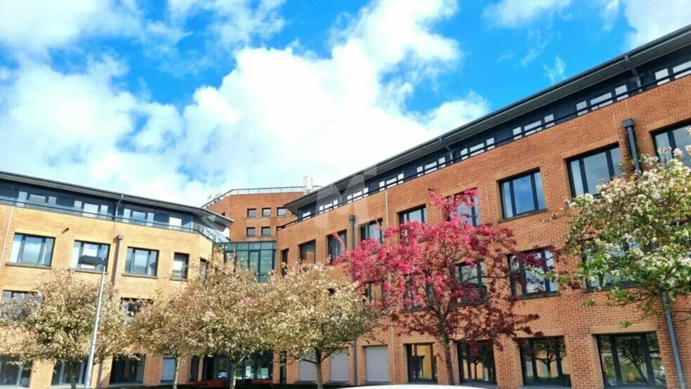 Office in Évry-Courcouronnes for lease - Building Photo - Image 2 of 12