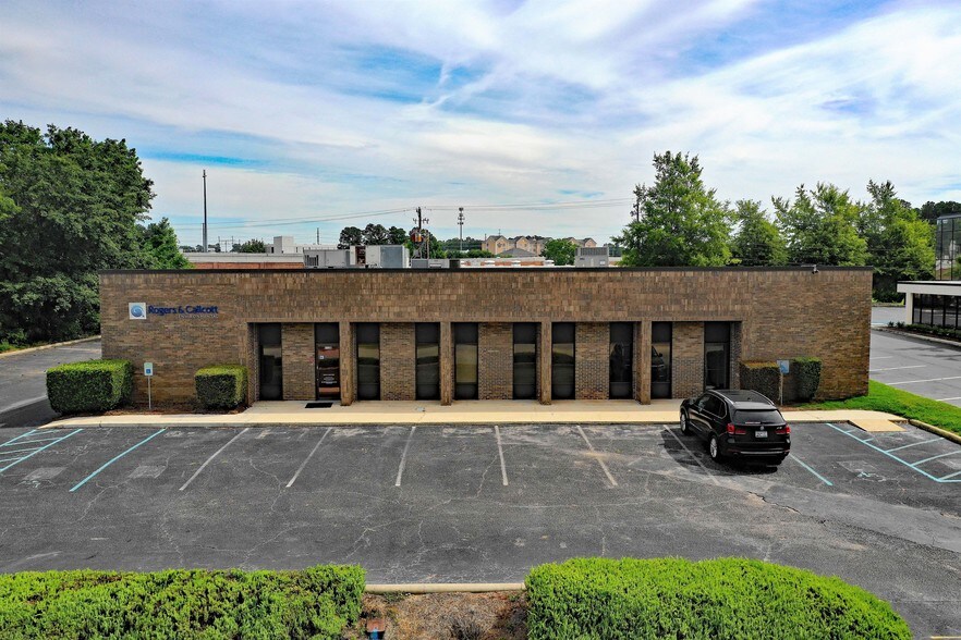 215 Stoneridge Dr, Columbia, SC for sale - Building Photo - Image 1 of 1