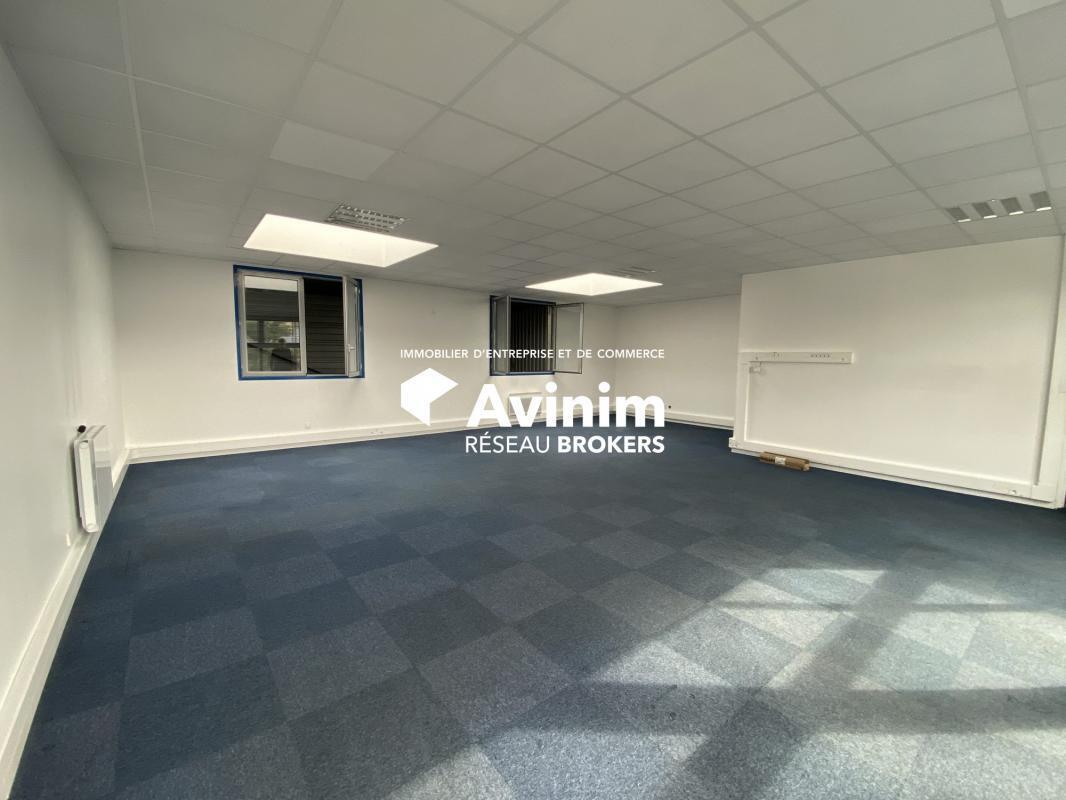 Industrial in Domont for lease Interior Photo- Image 1 of 8