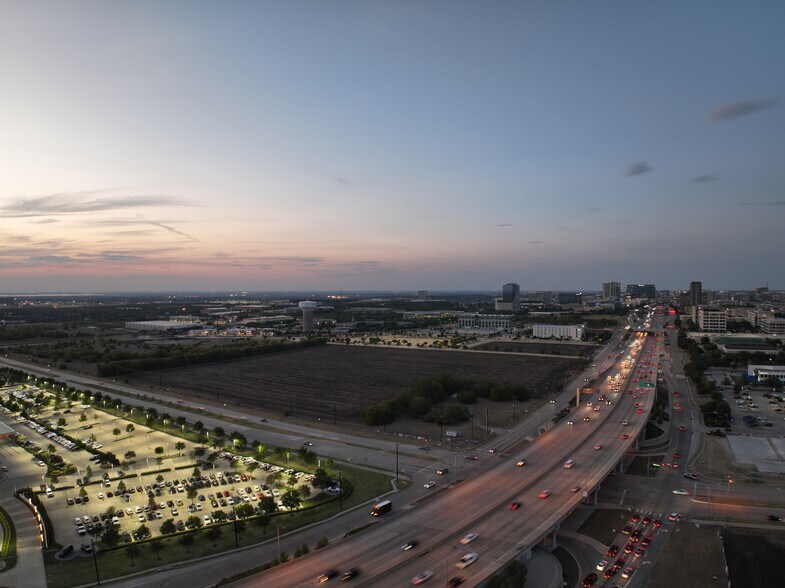 W Spring Creek Pky, Plano, TX à vendre - Photo du bâtiment - Image 3 de 19