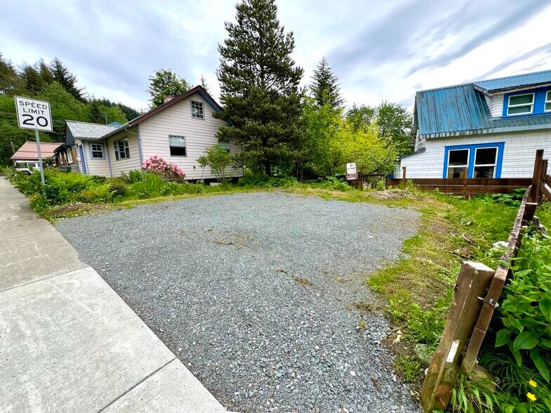 275 Irwin st, Juneau, AK à vendre - Photo du bâtiment - Image 3 de 3