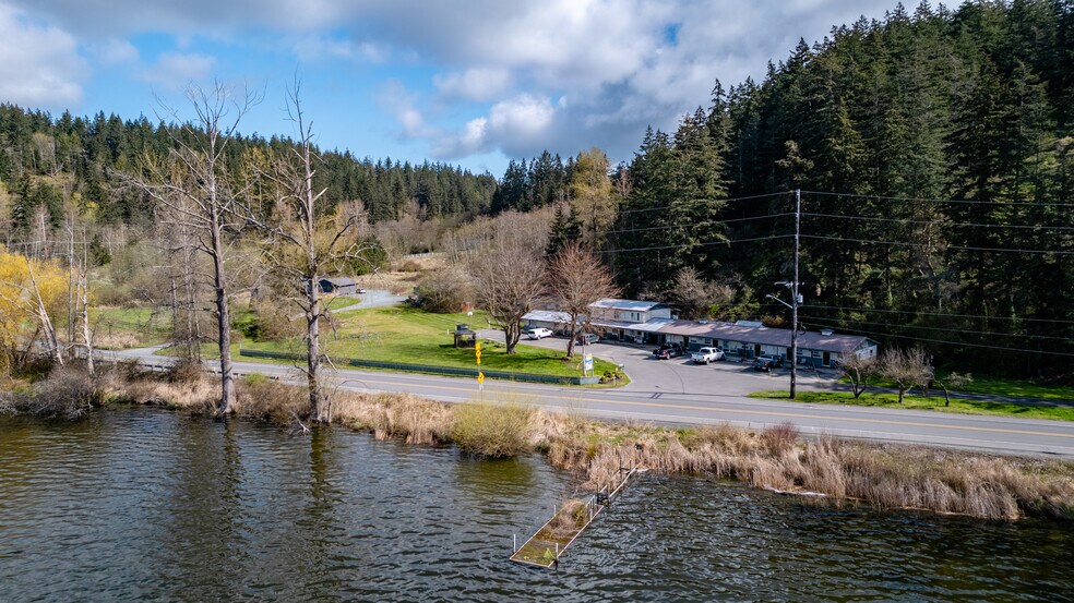 6676 State Route 20, Anacortes, WA à vendre - Photo du bâtiment - Image 2 de 23