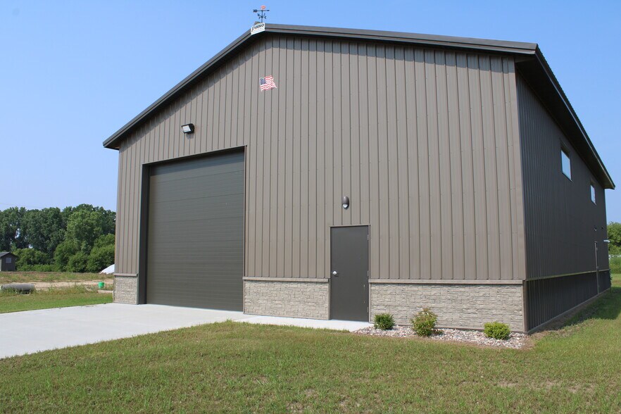 N5016 County Road V, Fond Du Lac, WI à vendre - Photo du bâtiment - Image 1 de 8