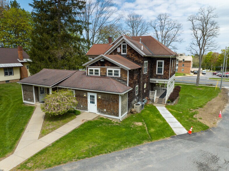 115 Genesee St, New Hartford, NY à louer - Photo principale - Image 1 de 5