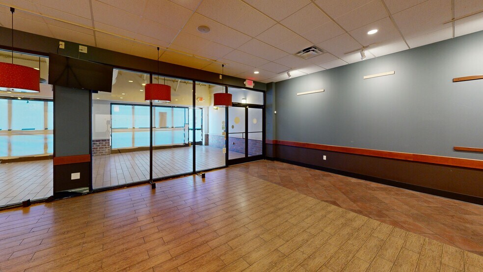 4609-4637 Poplar Ave, Memphis, TN à louer - Numérisation 3D de Matterport - Image 2 de 52