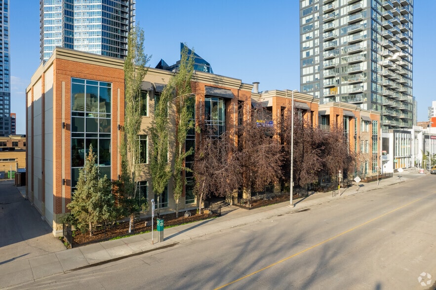 221 10th Ave SE, Calgary, AB for sale - Primary Photo - Image 1 of 1