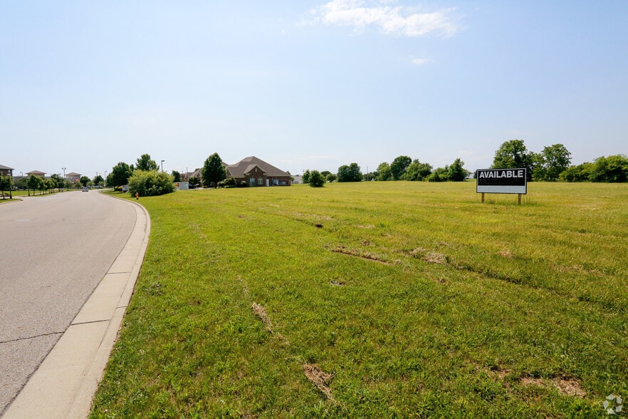 1851 Towne Park Dr, Troy, OH for sale - Building Photo - Image 3 of 4