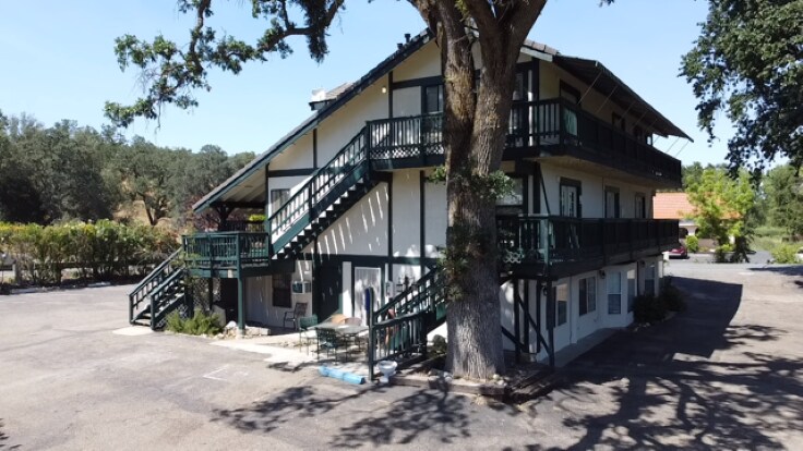 14 Saint Andrews Rd, Valley Springs, CA à vendre - Photo du bâtiment - Image 2 de 47
