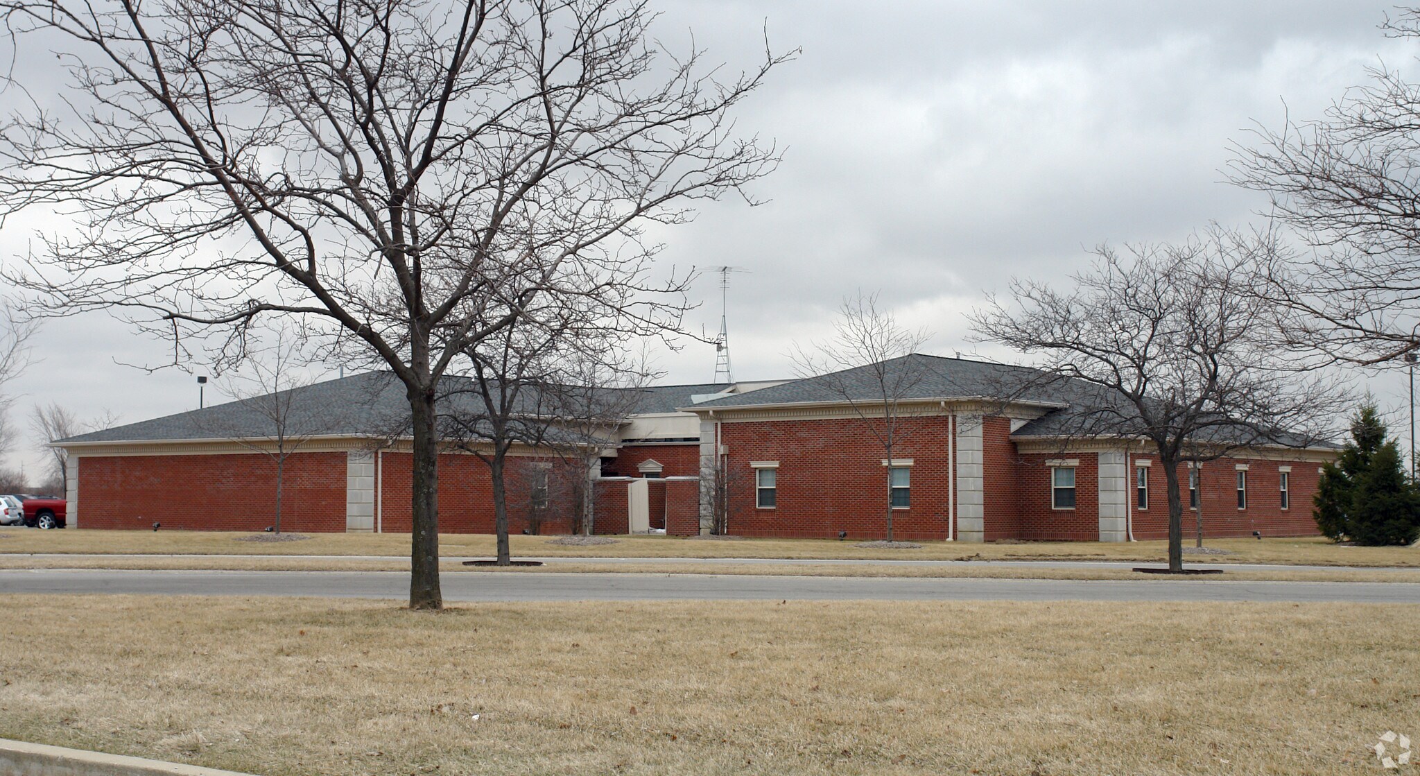 255 E 90th Dr, Merrillville, IN for lease Primary Photo- Image 1 of 3