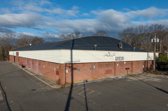 More details for 200 Landing Ave, Smithtown, NY - Retail for Lease