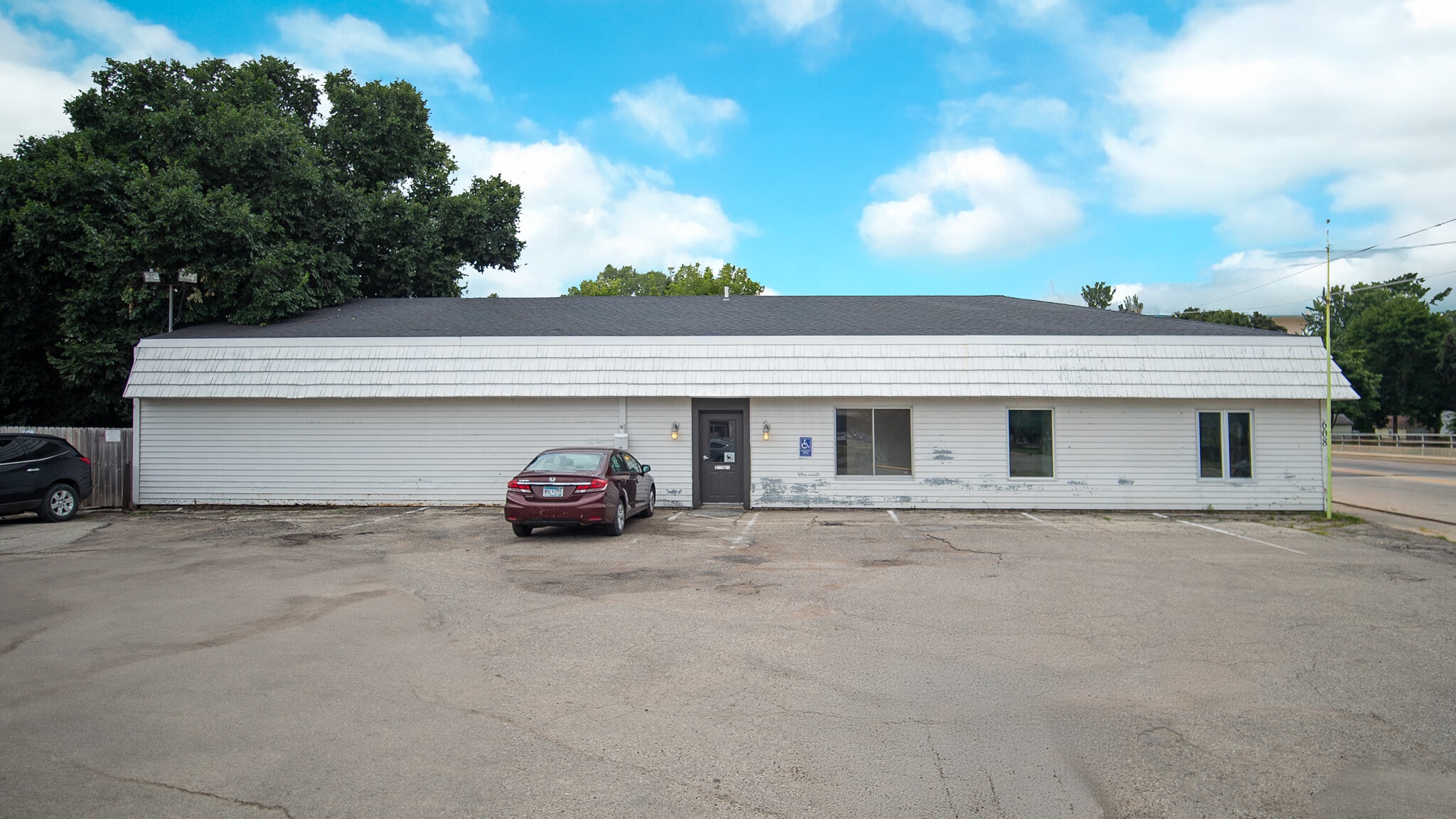 608 7th St NW, Rochester, MN for lease Interior Photo- Image 1 of 8