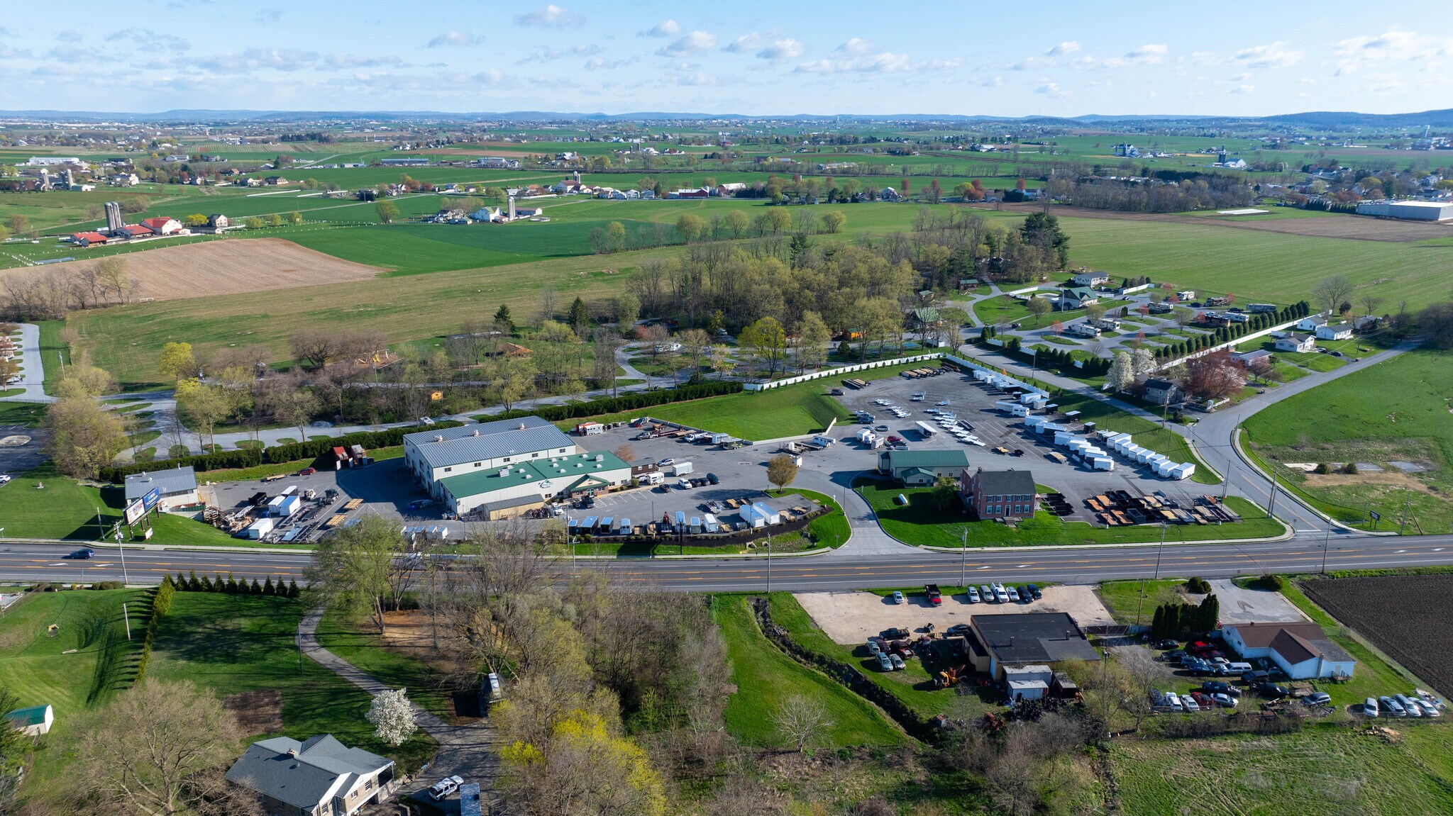 2969-75 Lincoln Hwy E portefeuille de 2 propriétés à vendre sur LoopNet.ca Photo principale- Image 1 de 2