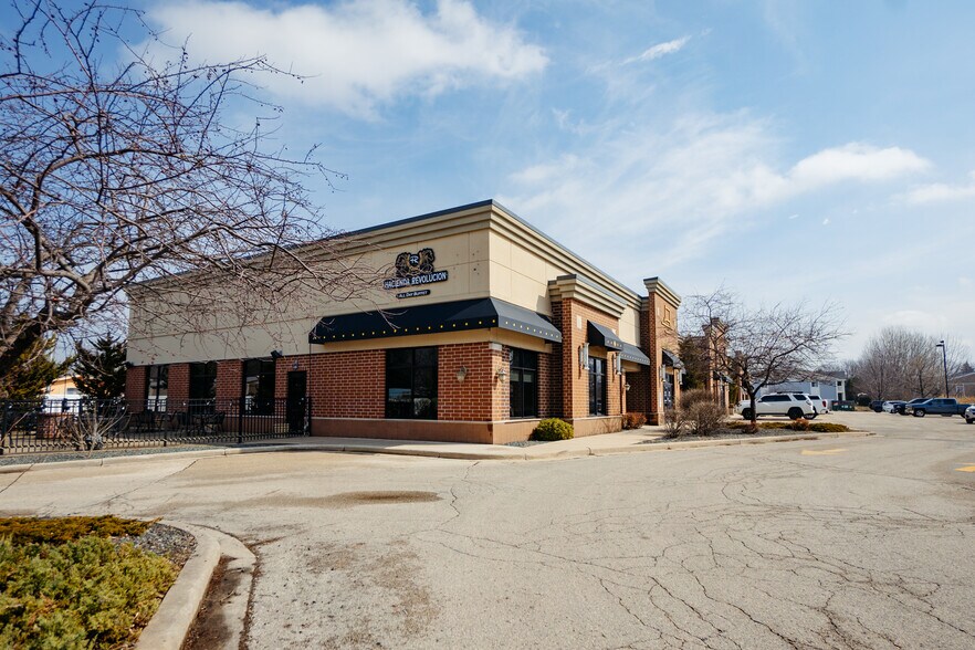 525 N Peters Ave, Fond Du Lac, WI à louer - Photo du bâtiment - Image 3 de 18