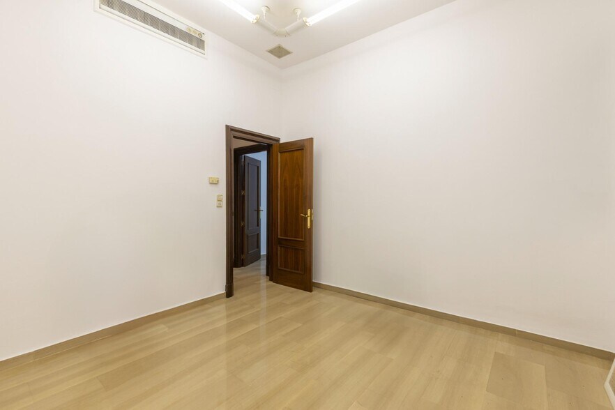 Calle Ángel Ganivet, 13, Granada, Granada for sale - Building Photo - Image 2 of 50