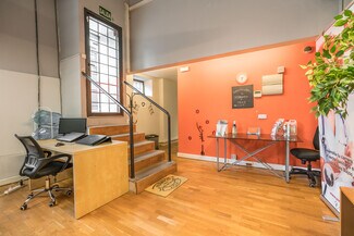 Plus de détails pour Multi-résidentiel à vendre