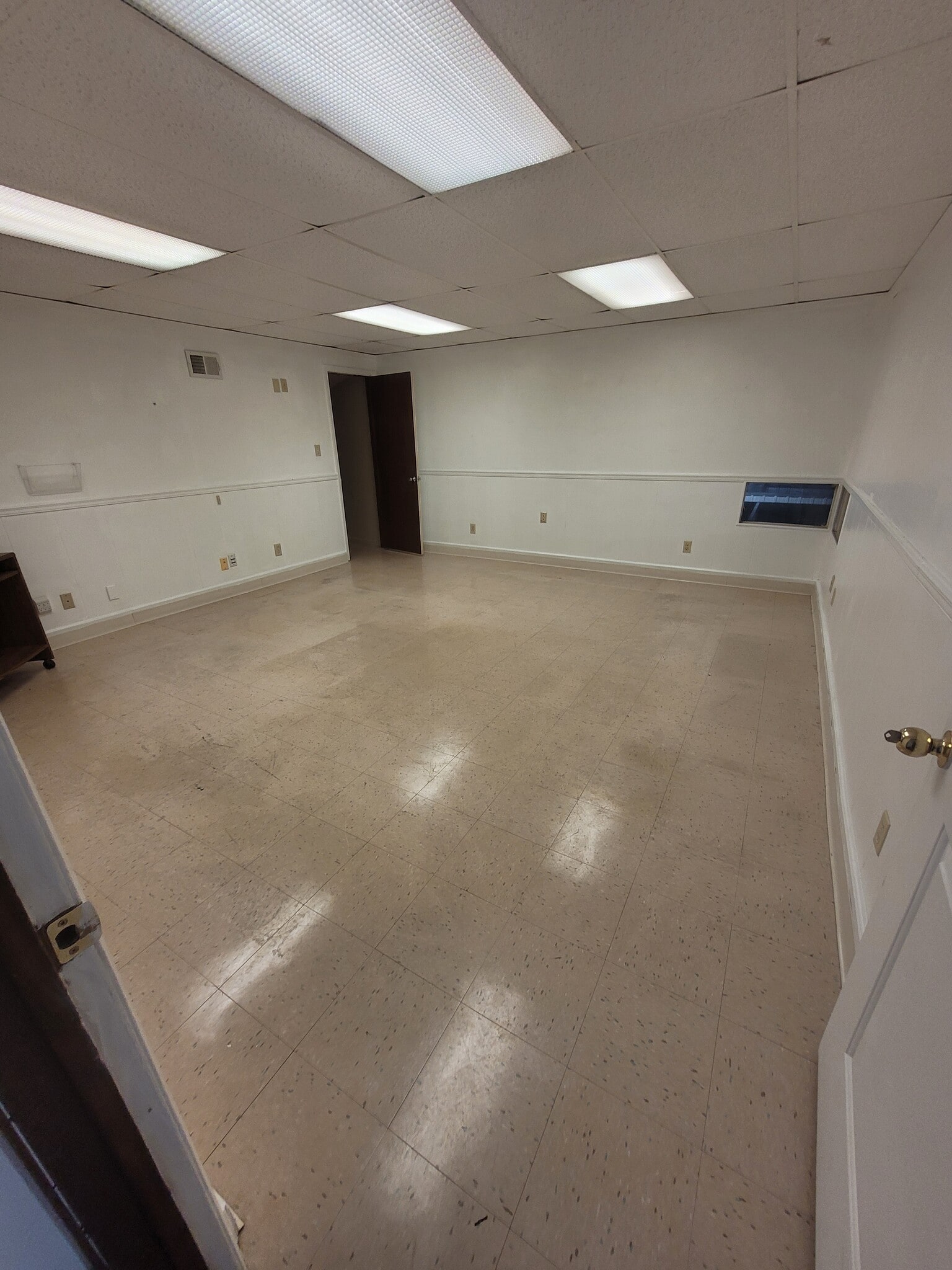 15 McClure Dr, Gulf Breeze, FL for lease Interior Photo- Image 1 of 4