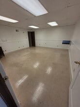 15 McClure Dr, Gulf Breeze, FL for lease Interior Photo- Image 1 of 4