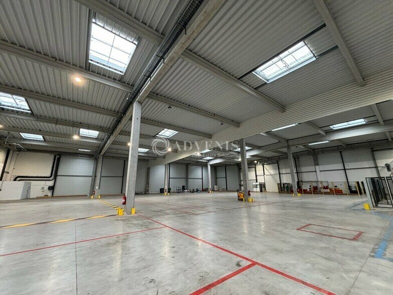 Flex dans Sucy-en-Brie à louer - Photo du bâtiment - Image 2 de 7