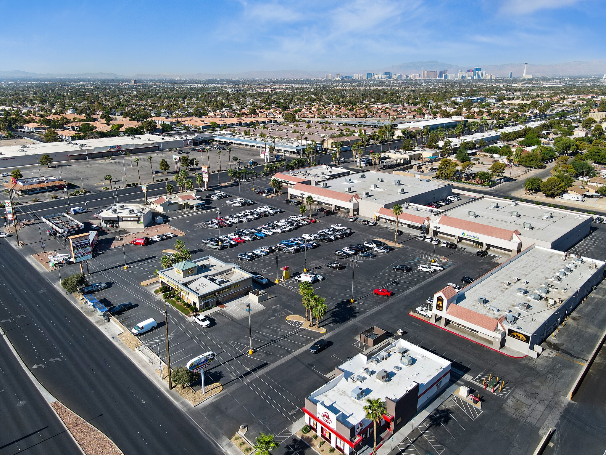 601-725 N Nellis Blvd, Las Vegas, NV for lease Primary Photo- Image 1 of 6