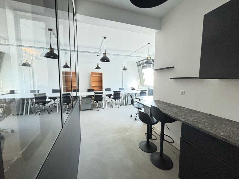 30/32 Rue De Paradis, Paris for lease - Building Photo - Image 2 of 6