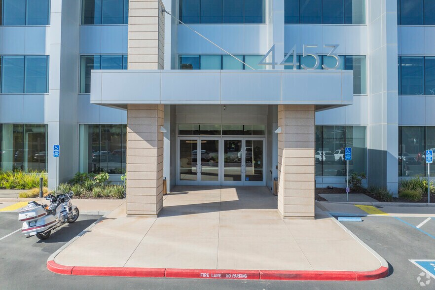 4353 N 1st St, San Jose, CA à louer - Photo du bâtiment - Image 3 de 7