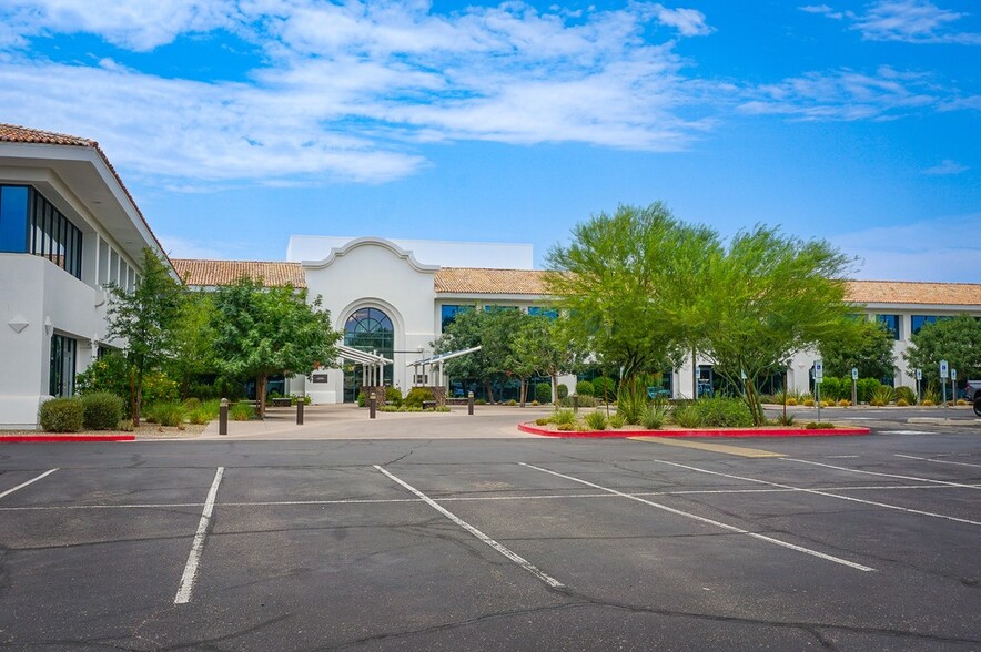 11333 N Scottsdale Rd, Scottsdale, AZ for lease - Primary Photo - Image 1 of 9