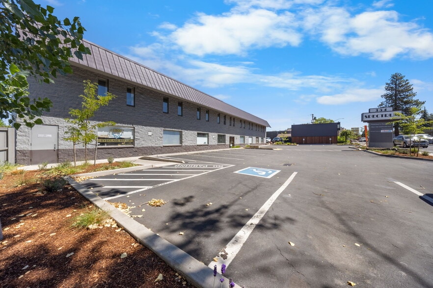354 NE Greenwood Ave, Bend, OR for sale - Building Photo - Image 1 of 10