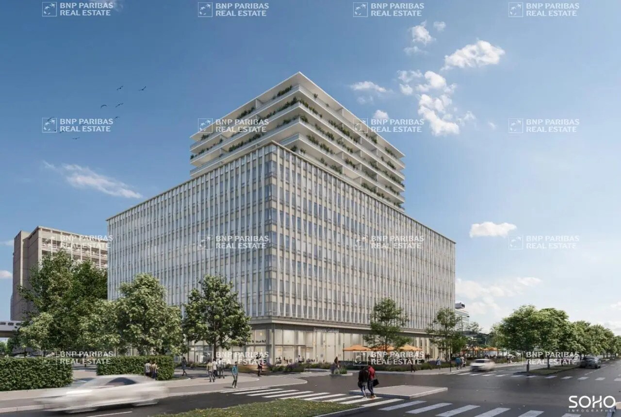 Retail in Lyon for lease Building Photo- Image 1 of 33