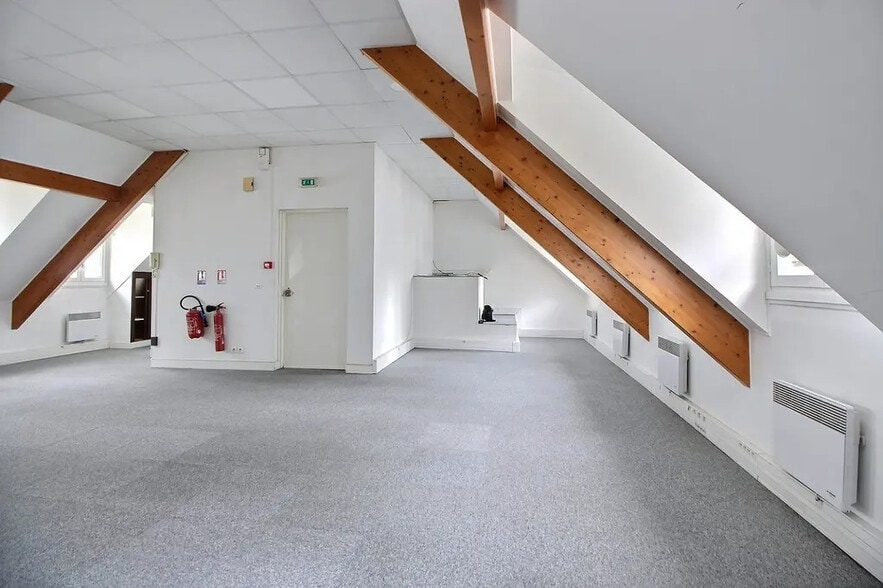 5 Rue De Hanovre, Paris à louer - Photo du bâtiment - Image 3 de 6