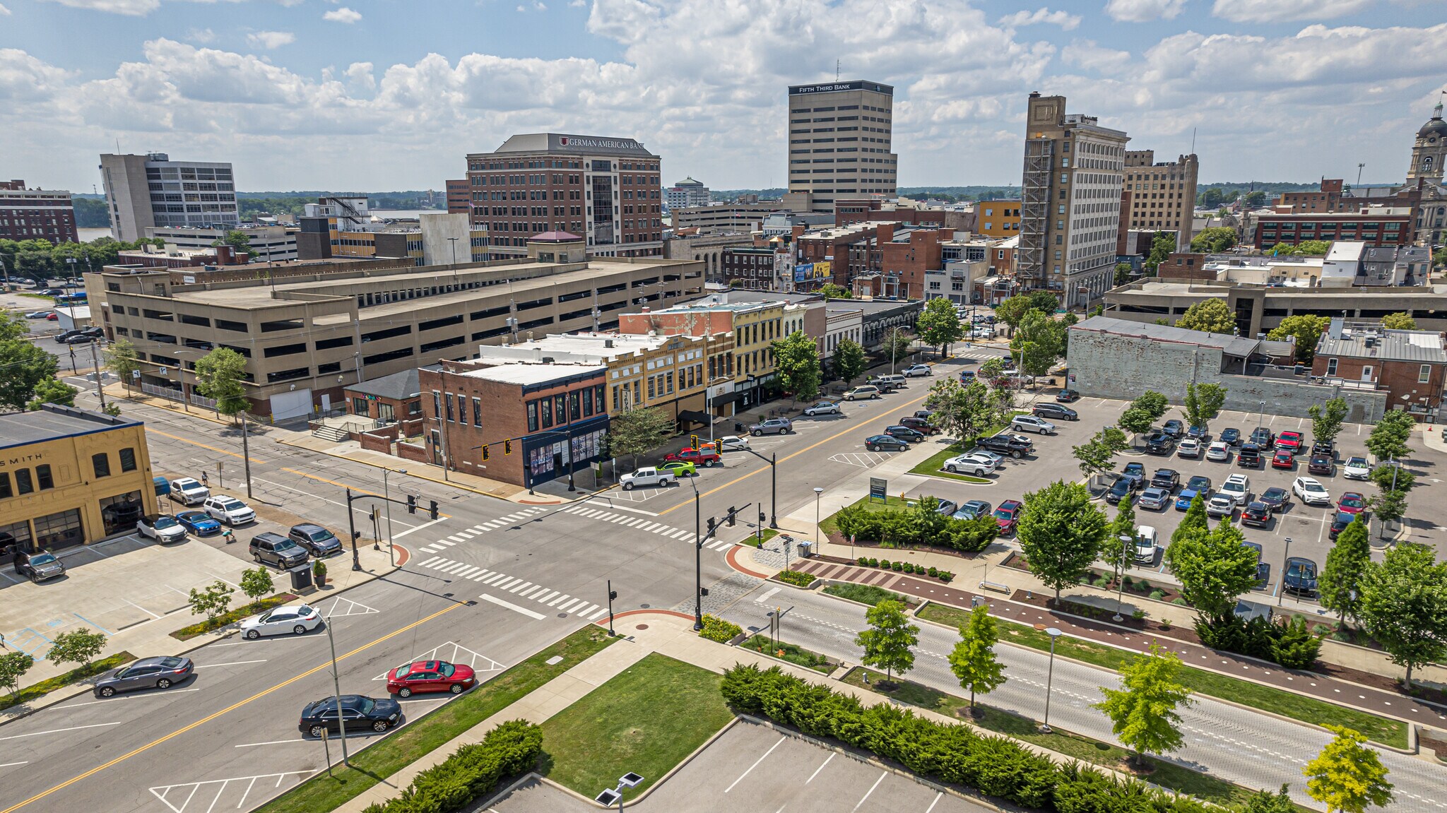 129 SE 4th St, Evansville, IN à louer Photo du bâtiment- Image 1 de 16