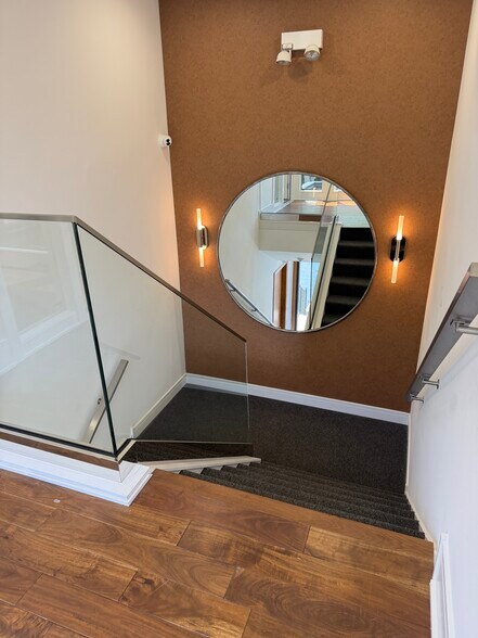 710 N York Rd, Hinsdale, IL à louer - Photo intérieure - Image 2 de 17