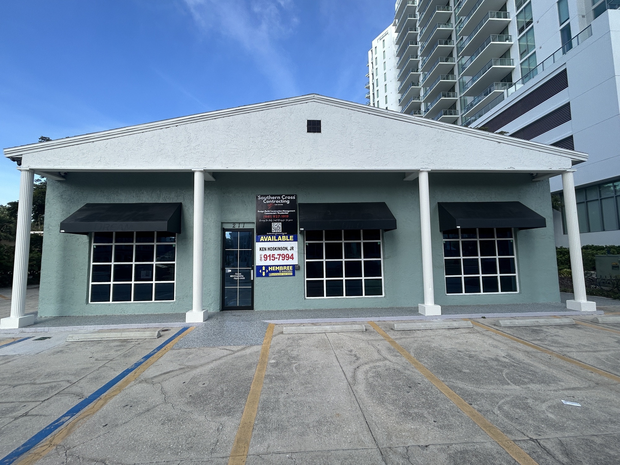 211 N Tamiami Trl, Sarasota, FL à louer Photo principale- Image 1 de 5