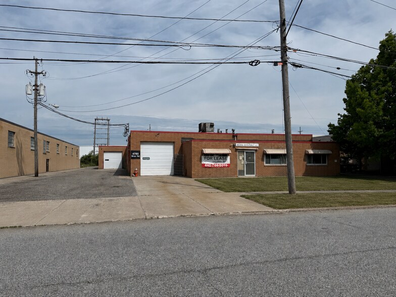 4780 Briar Rd, Cleveland, OH à vendre - Photo du bâtiment - Image 1 de 9