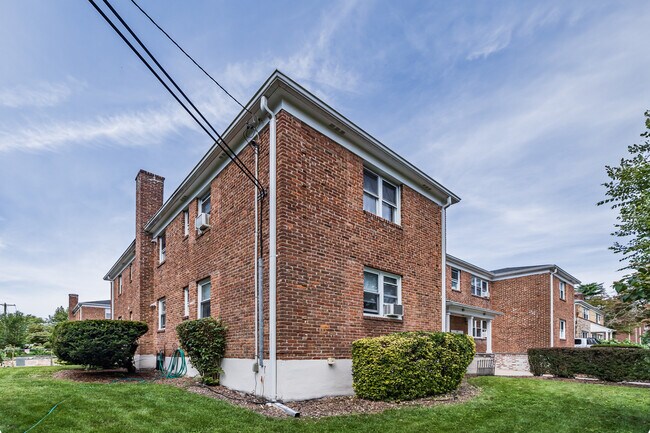 More details for 26 & 28 Linden St – Multifamily for Sale, Great Neck, NY