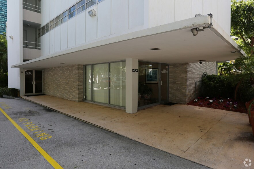 1333 S Miami Ave, Miami, FL à louer - Photo du bâtiment - Image 2 de 6
