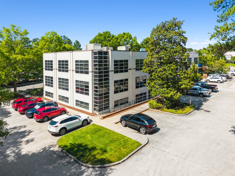 1830 Hillandale Rd, Durham, NC à vendre - Photo du bâtiment - Image 3 de 17