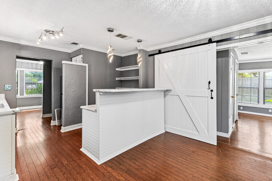 907 N Goliad Rd, Rockwall, TX à louer - Photo du bâtiment - Image 2 de 37