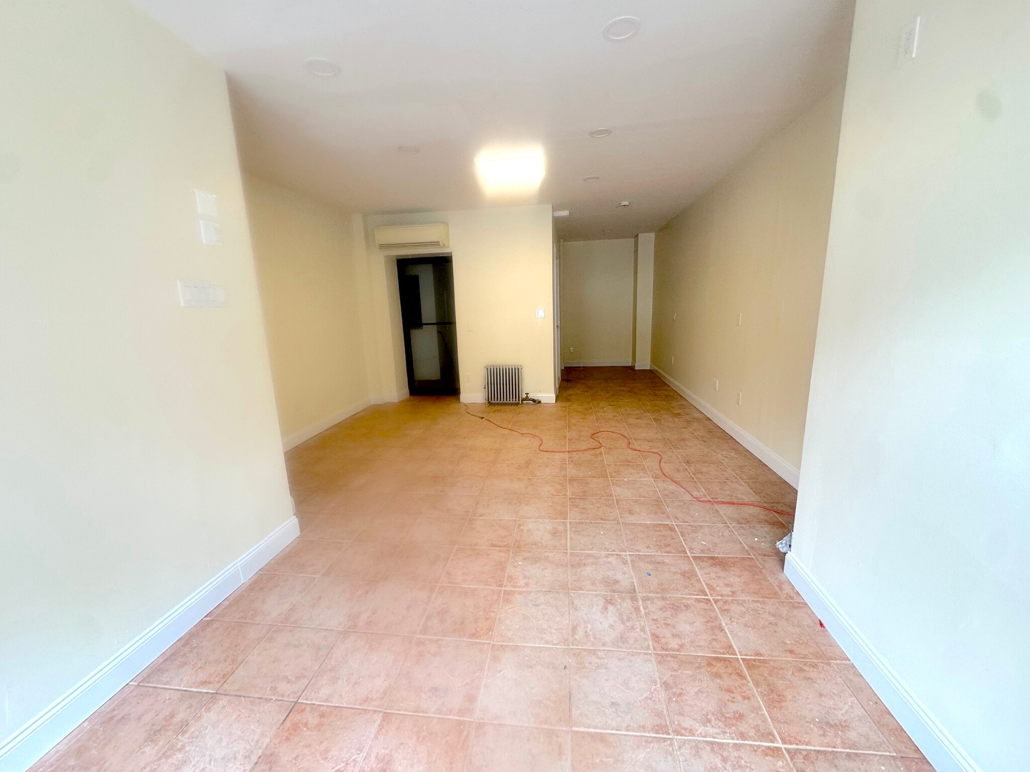 252 S 4th St, Brooklyn, NY for lease Primary Photo- Image 1 of 9