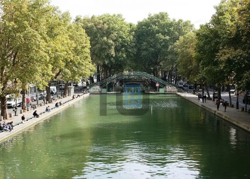 Retail in Paris for lease - Building Photo - Image 2 of 3