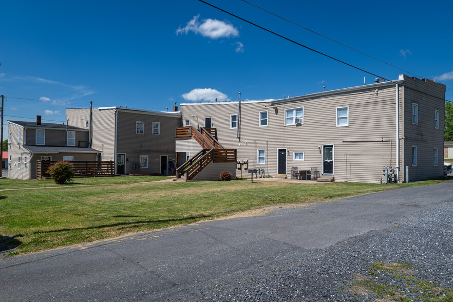 280 N Commerce Ave, Waynesboro, VA for sale - Building Photo - Image 1 of 1