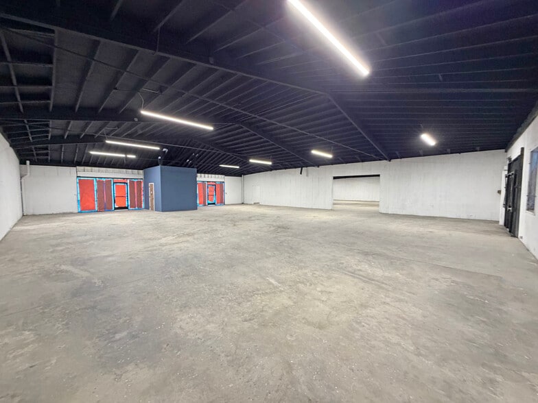 3014 Floyd St, Burbank, CA à louer - Photo du bâtiment - Image 3 de 7