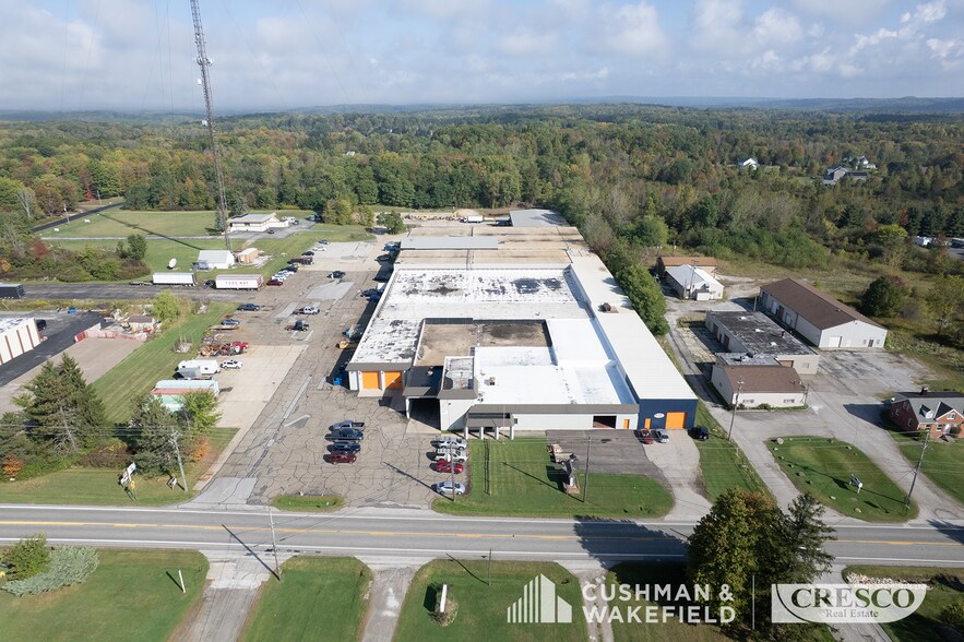 9988 Kinsman Rd, Newbury, OH à louer - Photo du bâtiment - Image 1 de 17